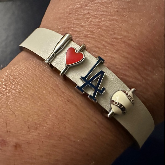 KEEP Collective five piece “I ❤️ LA Baseball” Reversible Charm Bracelet - Picture 2 of 7